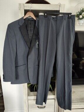 Lineage Men's Charcoal Two-Piece Suit Jacket & Pants - Charcoal Jacket 38R
